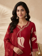 Inaayalina Maroon Cotton Printed Kurta Set with Chiffon Dupatta